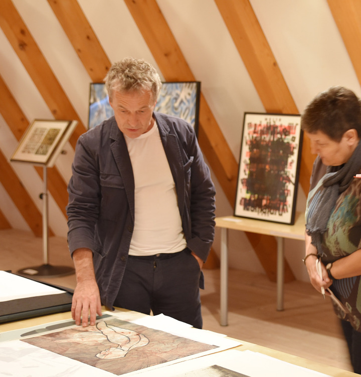 Erik Stephan, Direktor der Städtischen Museen Jena, beim Pressetermin. Foto: Kunstsammlung Jena